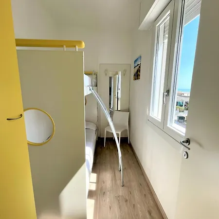 Relaxing Sea View Near The Promenade